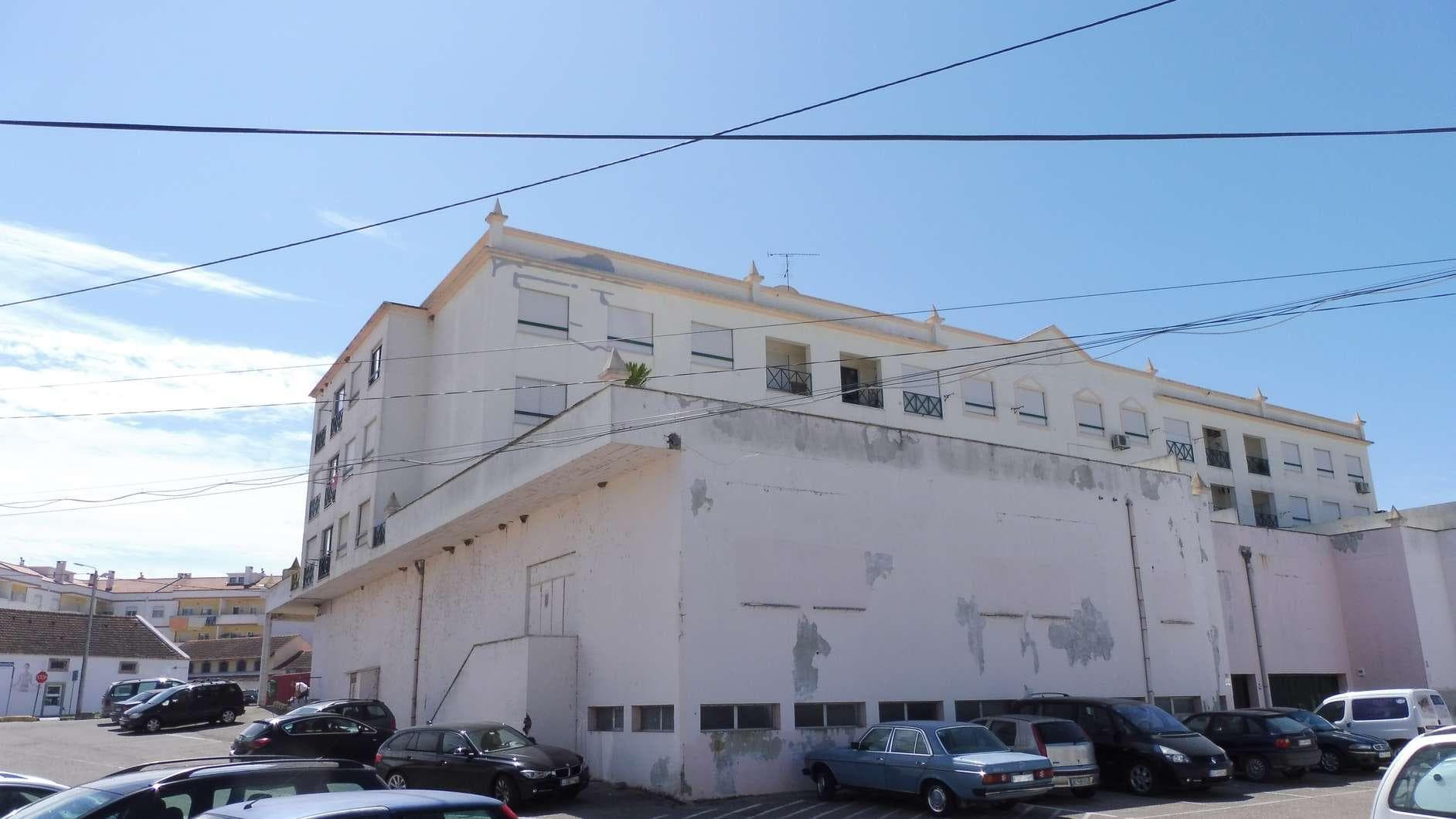 IMOVEL - Prédio Urbano - Fração Autónoma "F" - Estacionamento n.º 5 com 15m2 na cave. Sito no Largo de Santo  ... — imagen 3