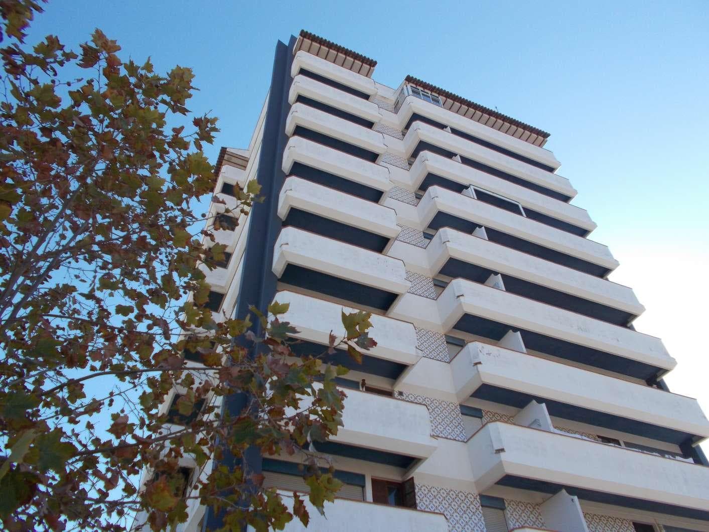IMOVEL - Prédio Urbano - Fração Autónoma "1-C" - Habitação T1 com 37,5m2 no primeiro andar nordeste. Sito no ... — imagen 8