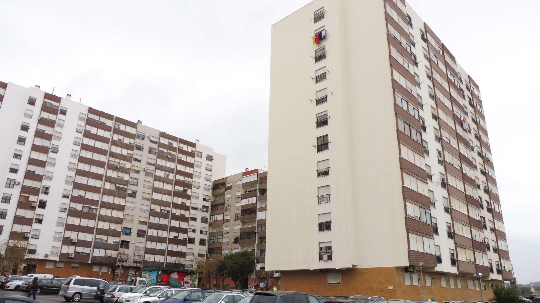 IMOVEL - Prédio Urbano - Fração Autónoma "P" - Habitação com 75m2, tipologia T1, no quinto andar esquerdo. Si ... — imagen 7