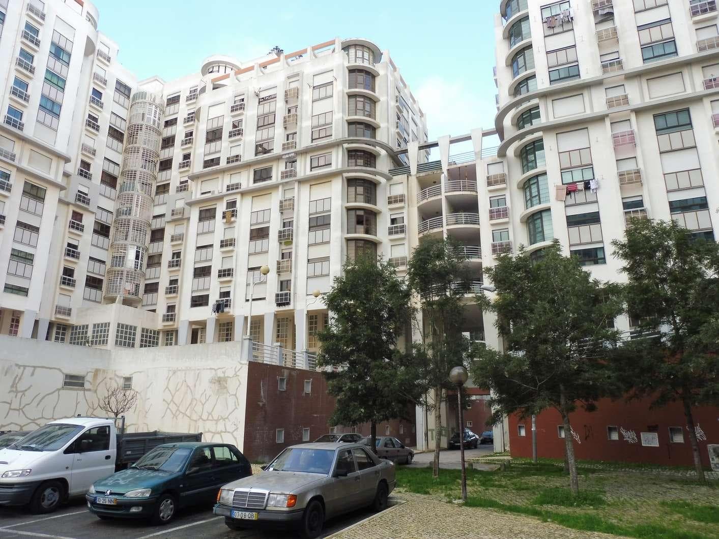 IMOVEL - Prédio Urbano - Fração autónoma "M", corresponde a uma garagem com o n.º 27, na 2ª Cave, no prédio s ... — imagen 1