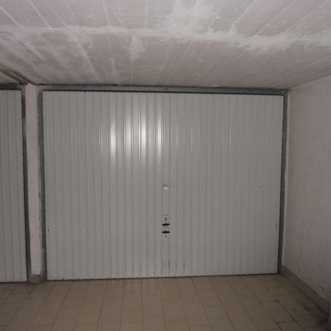IMOVEL - Prédio Urbano - Fração autónoma "M", corresponde a uma garagem com o n.º 27, na 2ª Cave, no prédio s ... — imagen 3