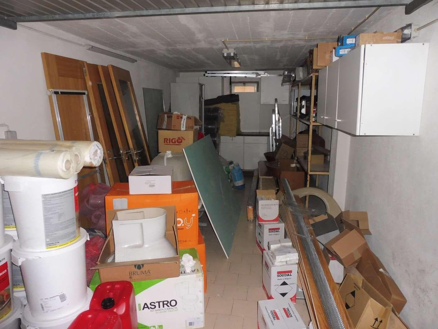 IMOVEL - Prédio Urbano - Fração autónoma "M", corresponde a uma garagem com o n.º 27, na 2ª Cave, no prédio s ... — imagen 5
