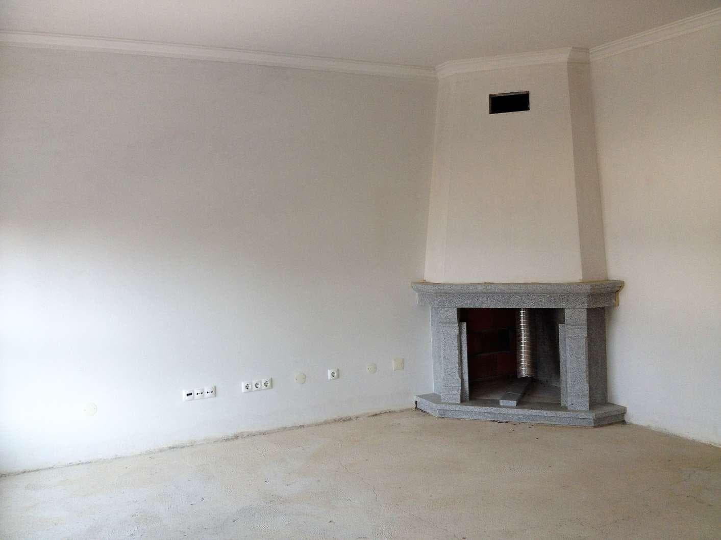 IMOVEL - Prédio Urbano - Fração Autónoma "D" - Habitação com 169,70m2, tipologia T4, no primeiro andar esquer ... · Portalegre — imagen 1