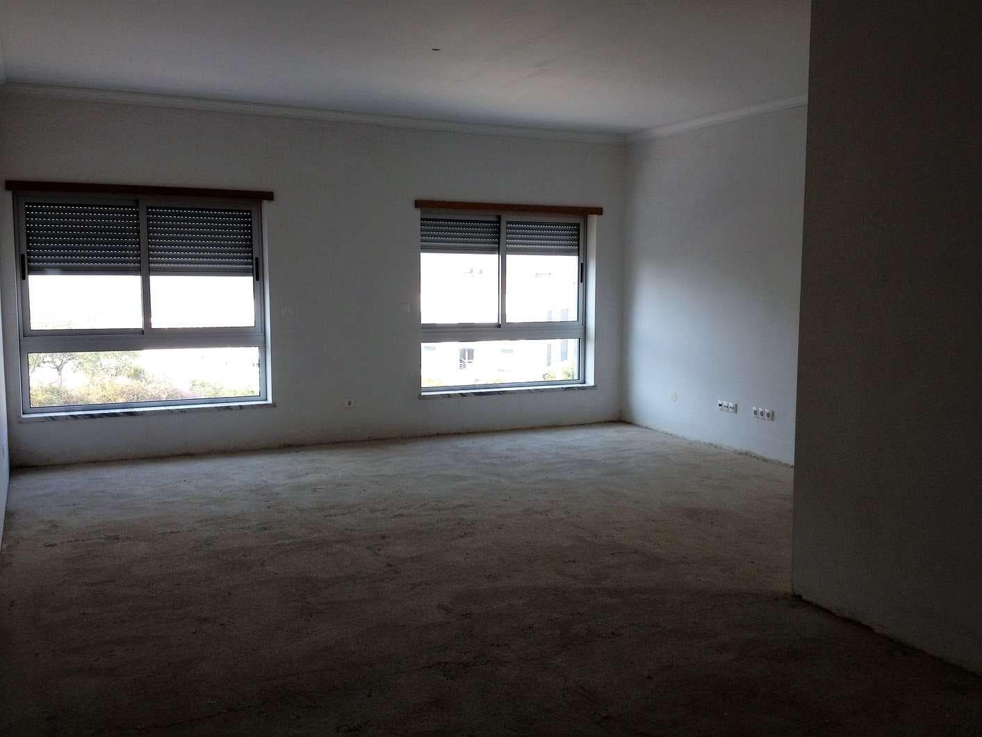 IMOVEL - Prédio Urbano - Fração Autónoma "D" - Habitação com 169,70m2, tipologia T4, no primeiro andar esquer ... · Portalegre — imagen 2