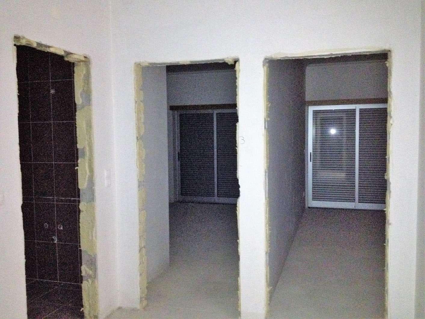 IMOVEL - Prédio Urbano - Fração Autónoma "D" - Habitação com 169,70m2, tipologia T4, no primeiro andar esquer ... · Portalegre — imagen 4