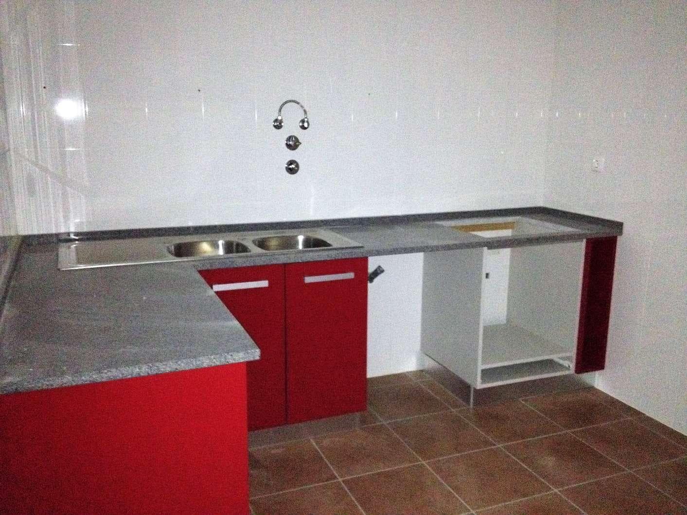 IMOVEL - Prédio Urbano - Fração Autónoma "E" - Habitação com 145,5m2, tipologia T3, no primeiro andar direito ... · Portalegre — imagen 2