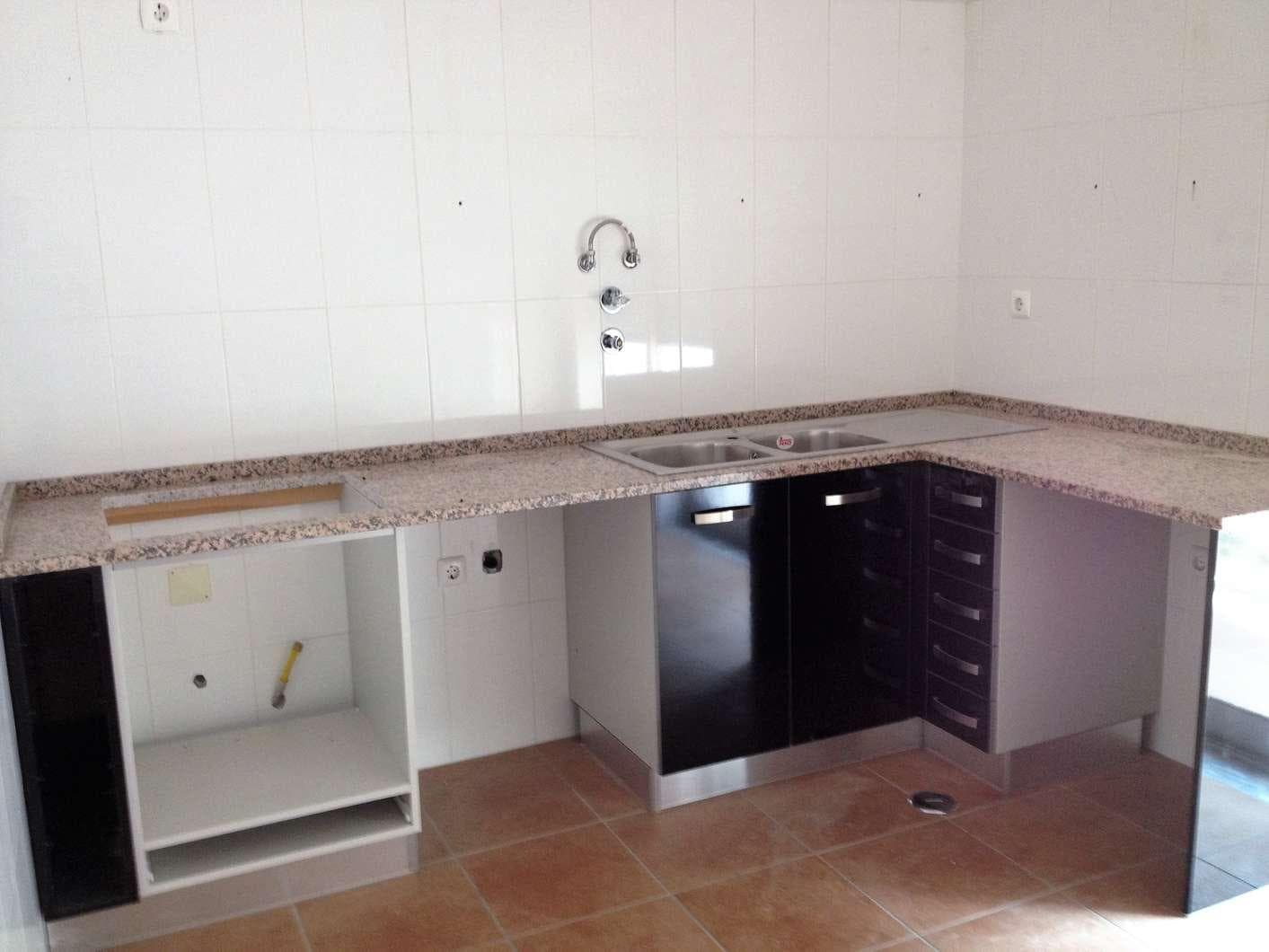 IMOVEL - Prédio Urbano - Fração Autónoma "F" - Habitação com 169,70m2, tipologia T4, no segundo andar esquerd ... · Portalegre — imagen 1