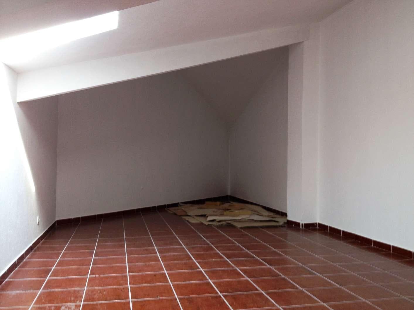 IMOVEL - Prédio Urbano - Fração Autónoma "F" - Habitação com 169,70m2, tipologia T4, no segundo andar esquerd ... · Portalegre — imagen 10