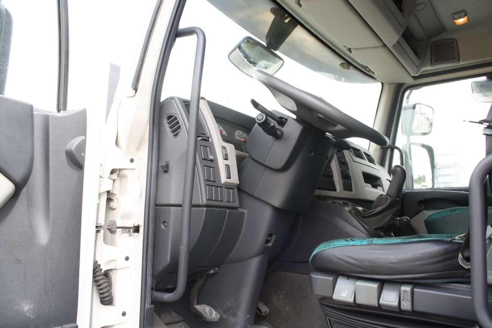 VOLVO FLL12 Matrícula 11-GT-80 — imagen 6