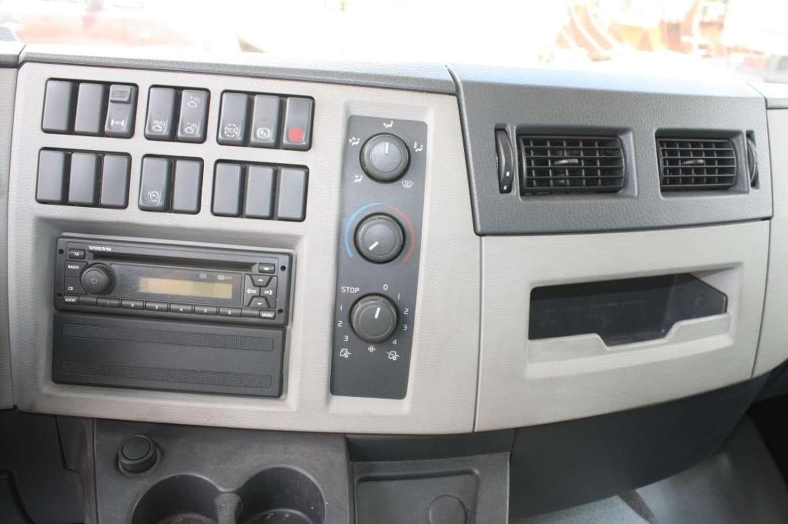 VOLVO FLL12 Matrícula 11-GT-80 — imagen 9
