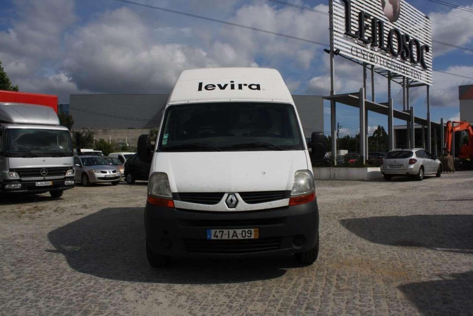 RENAULT MASTER Matrícula 47-IA-09 — imagem 2