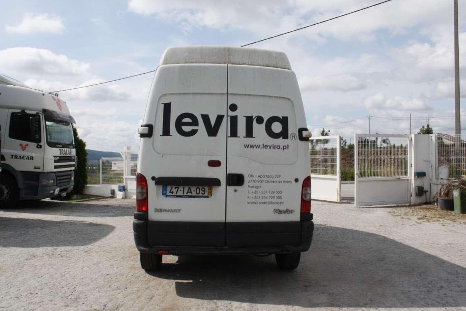 RENAULT MASTER Matrícula 47-IA-09 — imagem 3
