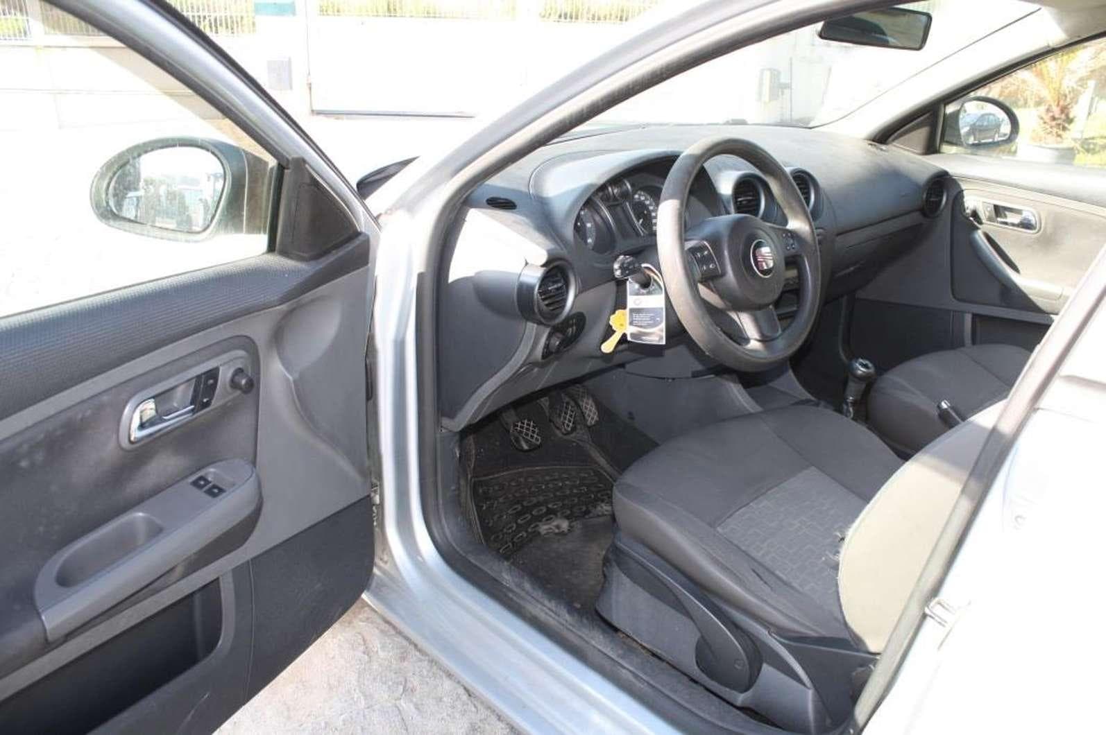 SEAT IBIZA — imagem 5