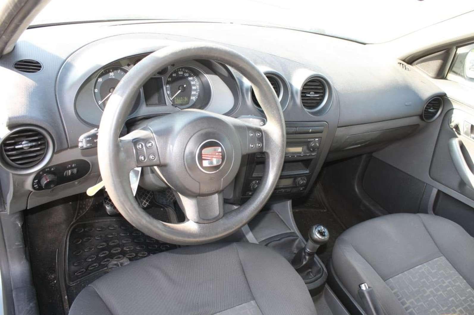 SEAT IBIZA — imagem 7