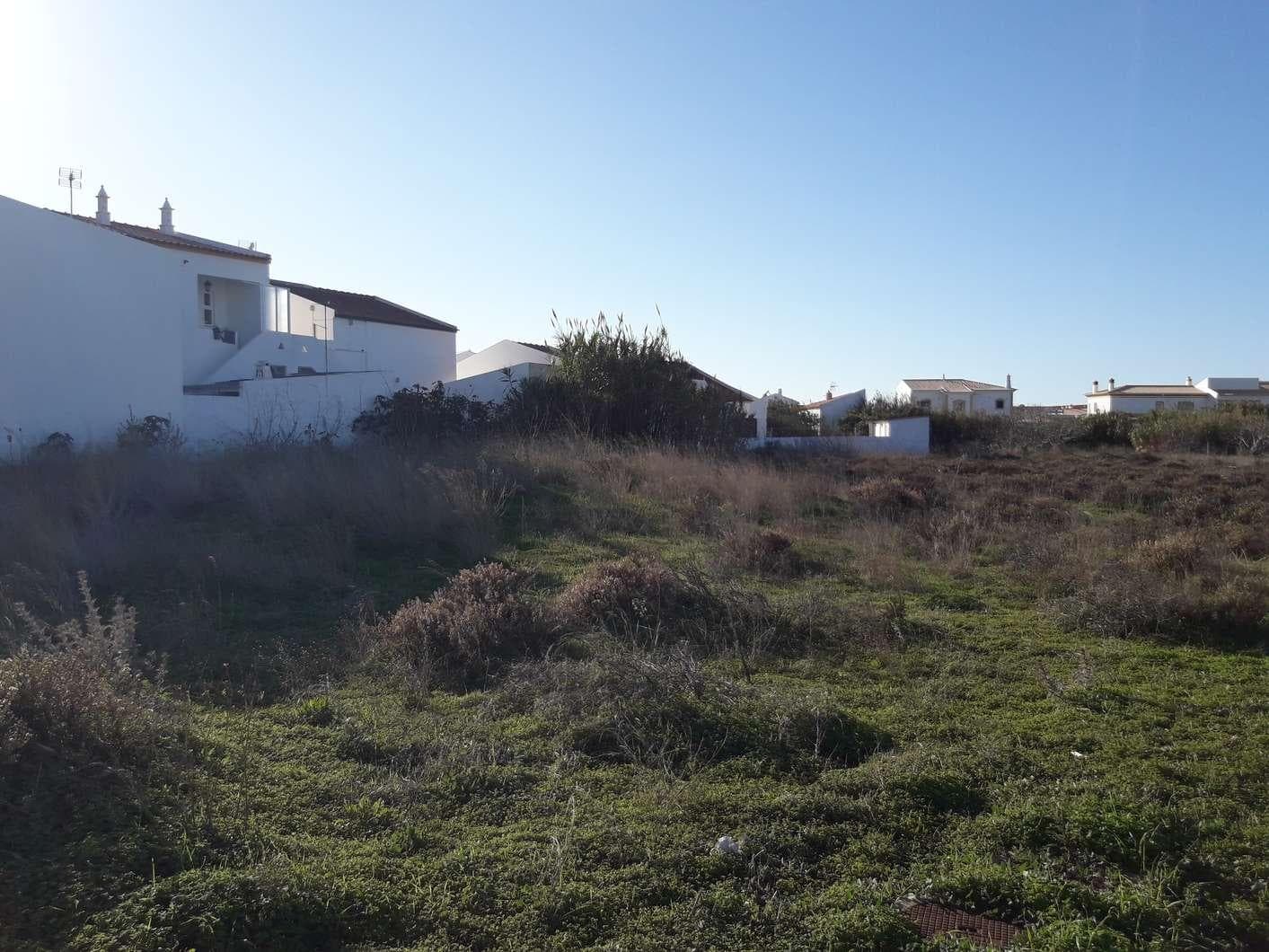 IMOVEL - 1/9 do Prédio Urbano - Lote de terreno destinado a construção urbana com 1.104,32m2 designado por Lo ... — imagen 1