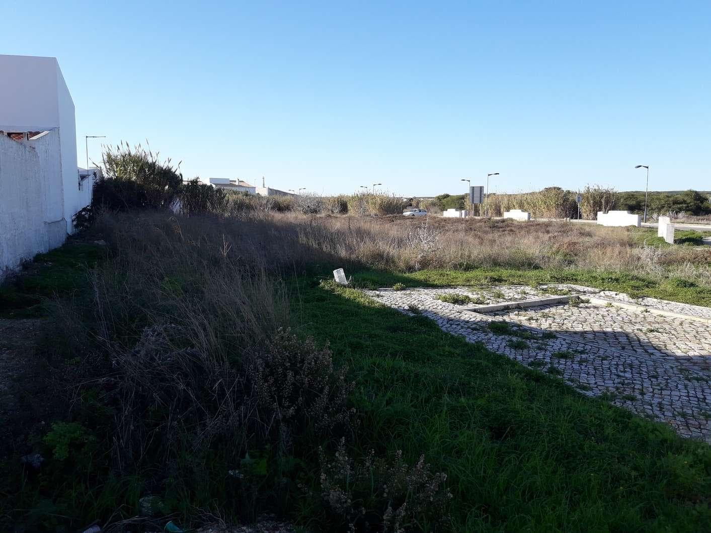 IMOVEL - 1/9 do Prédio Urbano - Lote de terreno destinado a construção urbana com 1.104,32m2 designado por Lo ... — imagen 2