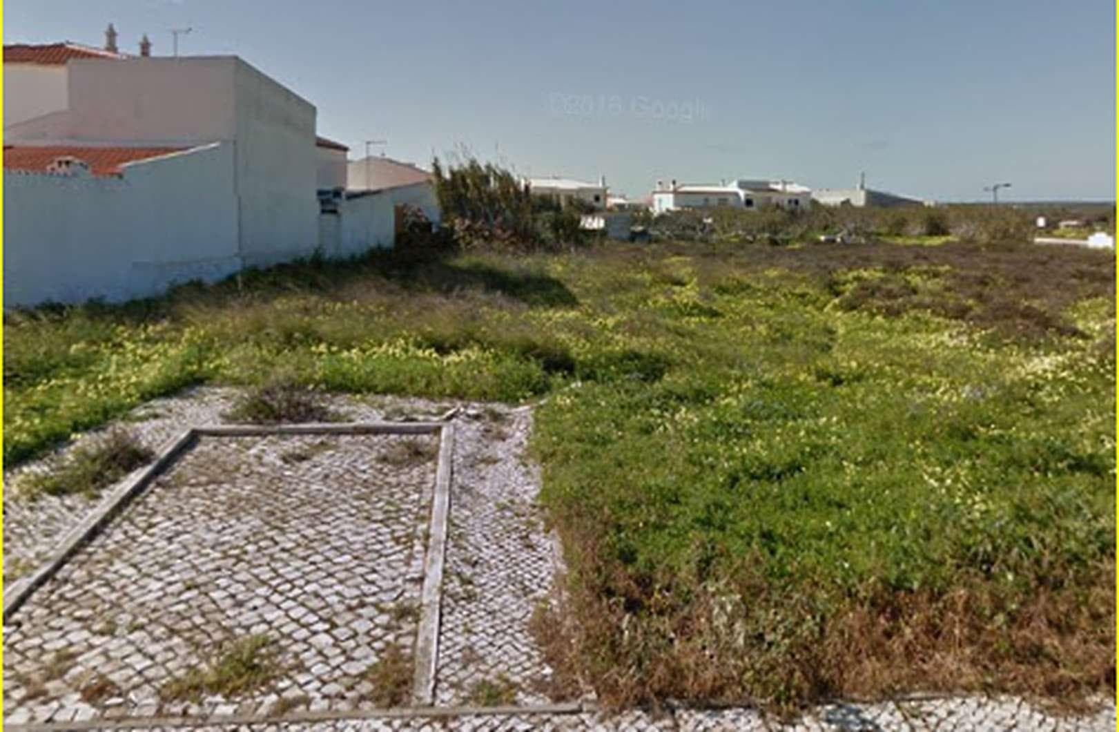 IMOVEL - 1/9 do Prédio Urbano - Lote de terreno destinado a construção urbana com 1.104,32m2 designado por Lo ... — imagen 3