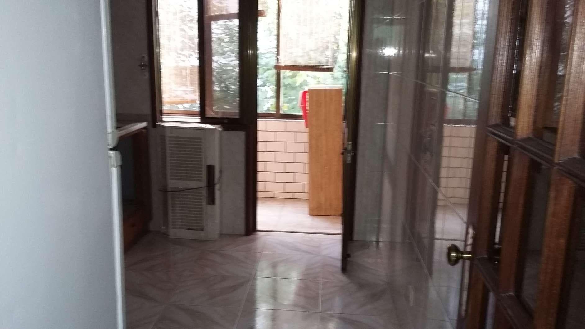 IMOVEL - Prédio Urbano - Fração autónoma "H" - Habitação no segundo andar direito e lugar de garagem na cave ... — imagen 8