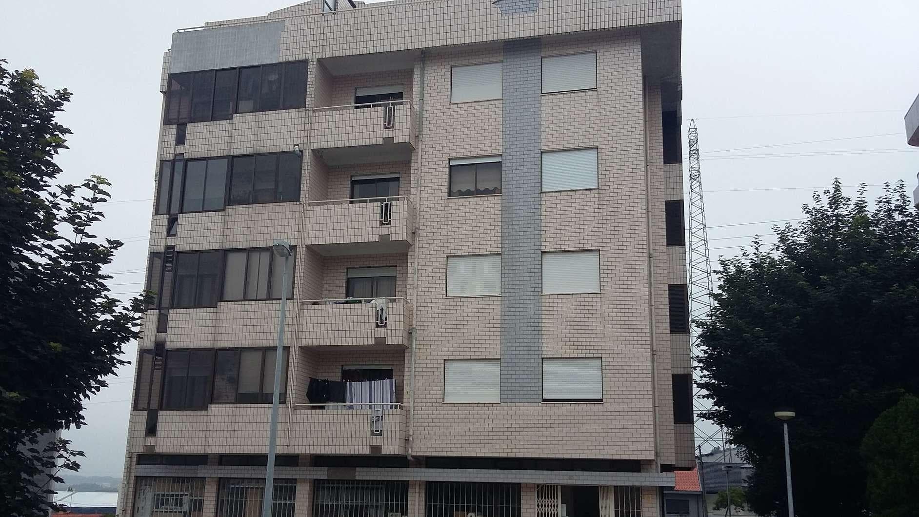 IMOVEL - Prédio Urbano - Fração autónoma "H" - Habitação no segundo andar direito e lugar de garagem na cave ... — imagen 17