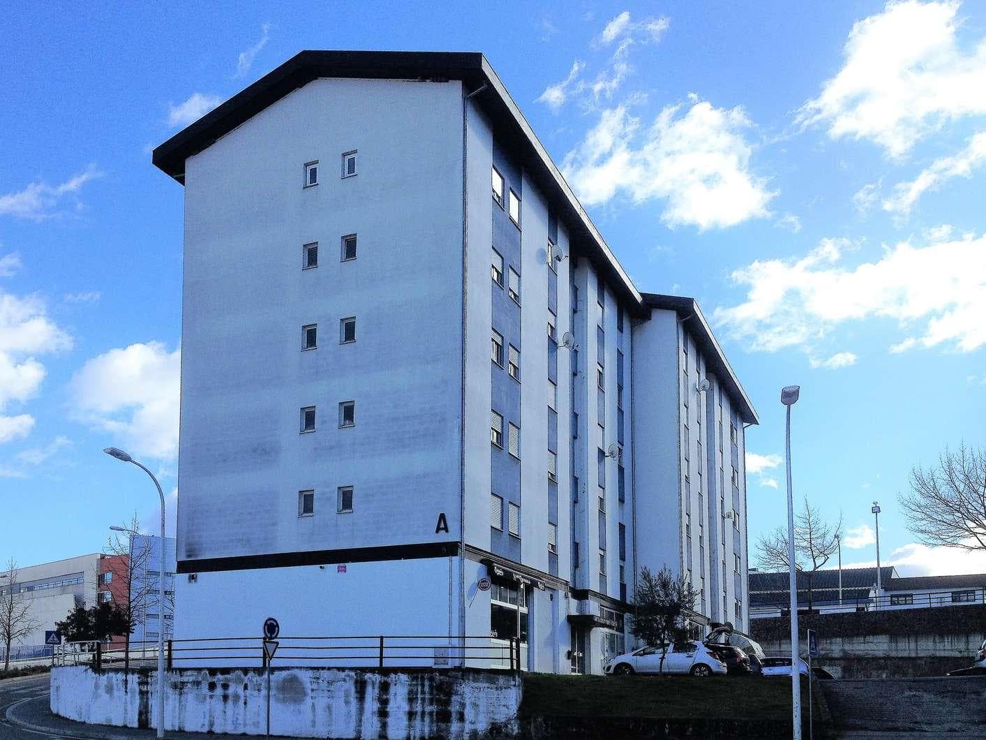 IMOVEL - Prédio Urbano - Fração Autónoma "C" - Loja com 120m2, no rés-do-chão direito do corpo sul, destinada ... — imagen 11