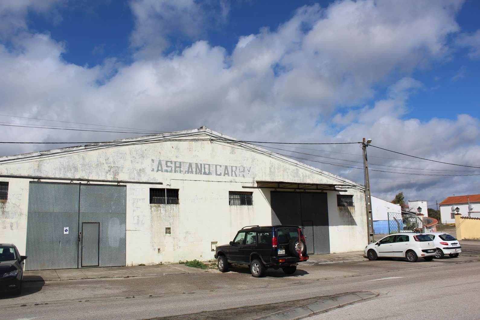 IMOVEL - Prédio Urbano - Barracão destinado a indústria com armazém e escritório. Área Coberta de 1.200m2 e Á ... — image 11