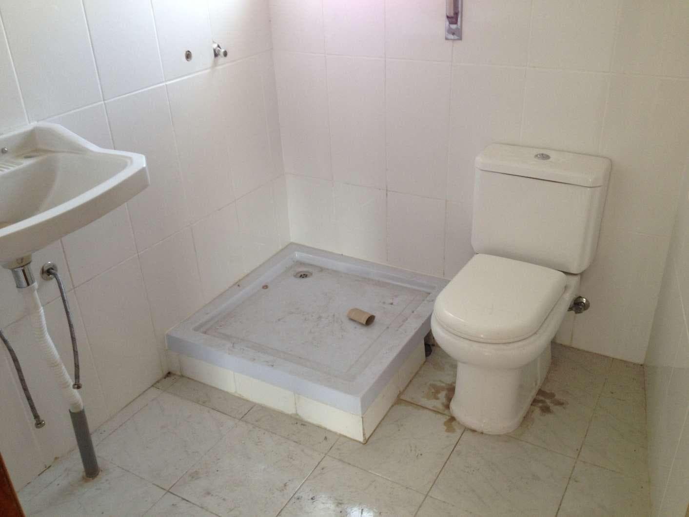 IMOVEL - Prédio Urbano - Fração autónoma "AA" - Escritório, no primeiro andar, com uma divisão no sotão, sito ... — image 4