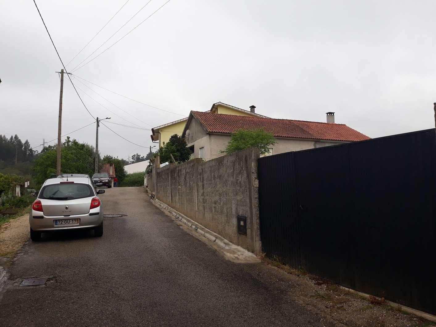 IMOVEL - 1/2 do Prédio Urbano - Casa de Habitação, com 38m2, dependência, com 22m2 e Logradouro com 50m2, con ... — imagen 5