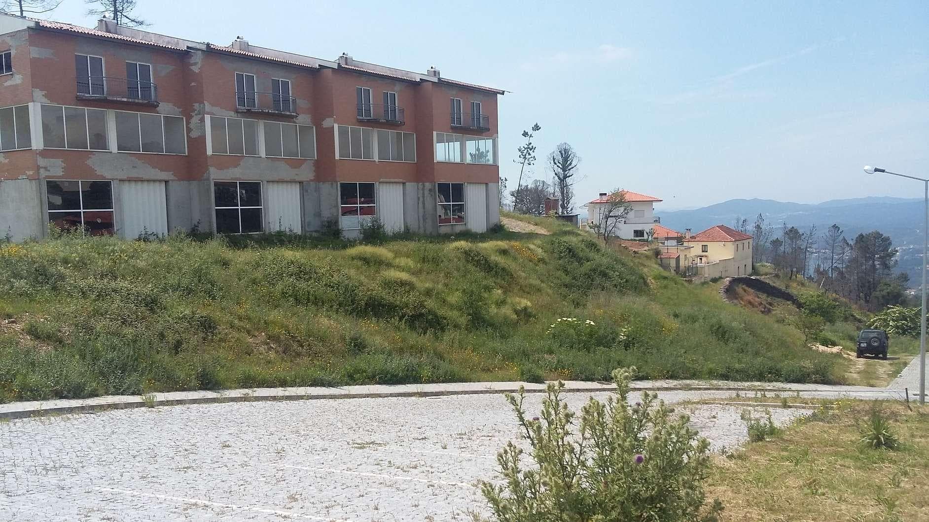 Prédio Urbano - Parcela de Terreno, Lote nº 13
