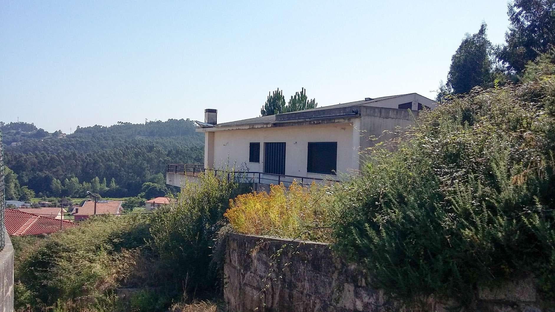 IMOVEL - Prédio Urbano - Casa de rés-do-chão e andar, com logradouro. Tipologia V4. Área Total de 1.350m2 sen ... — image 7