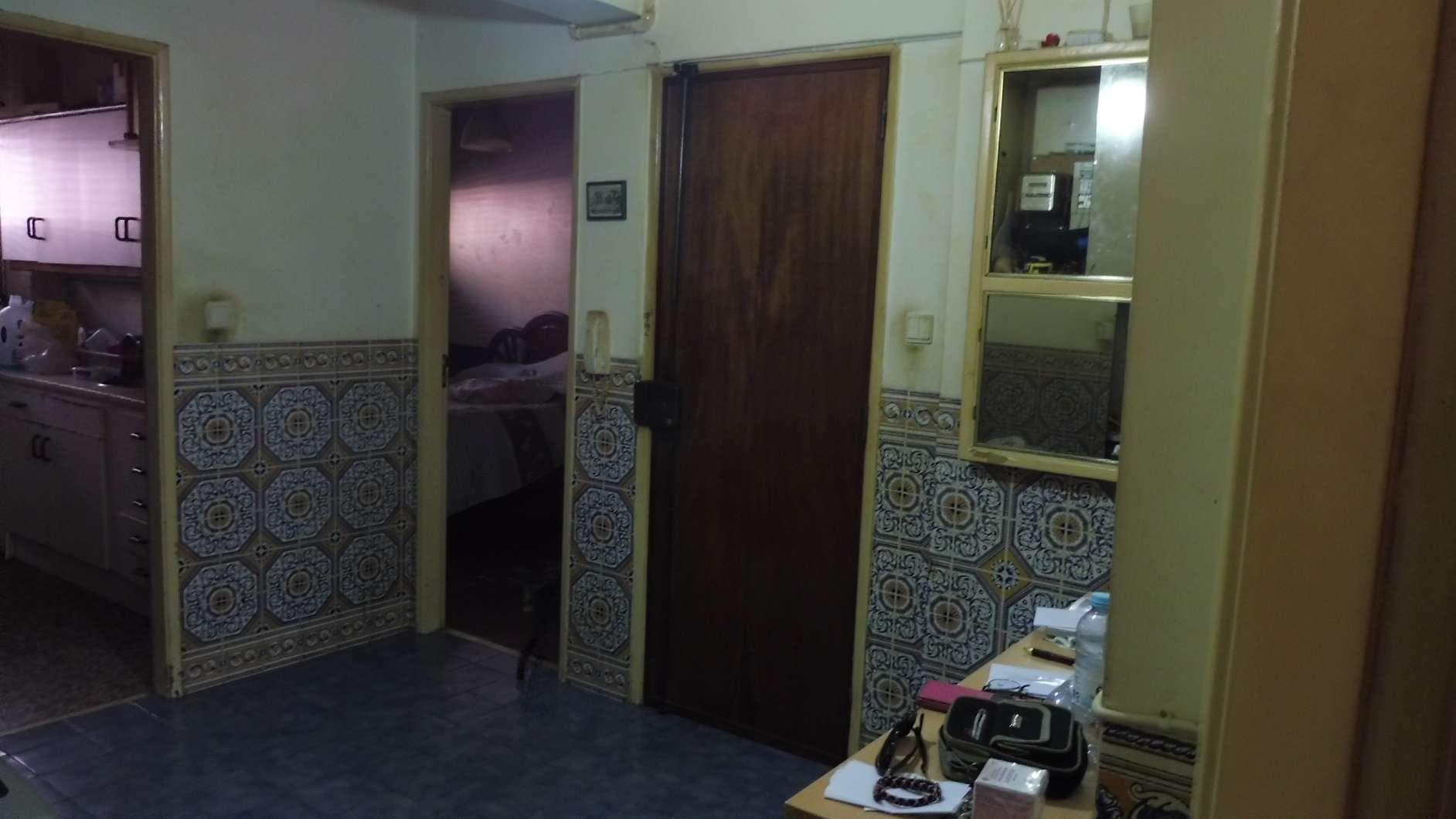 IMOVEL - Prédio Urbano - Fração autónoma "C" - Habitação, no r/chão direito, e arrecadação na subcave, sito n ... — image 4