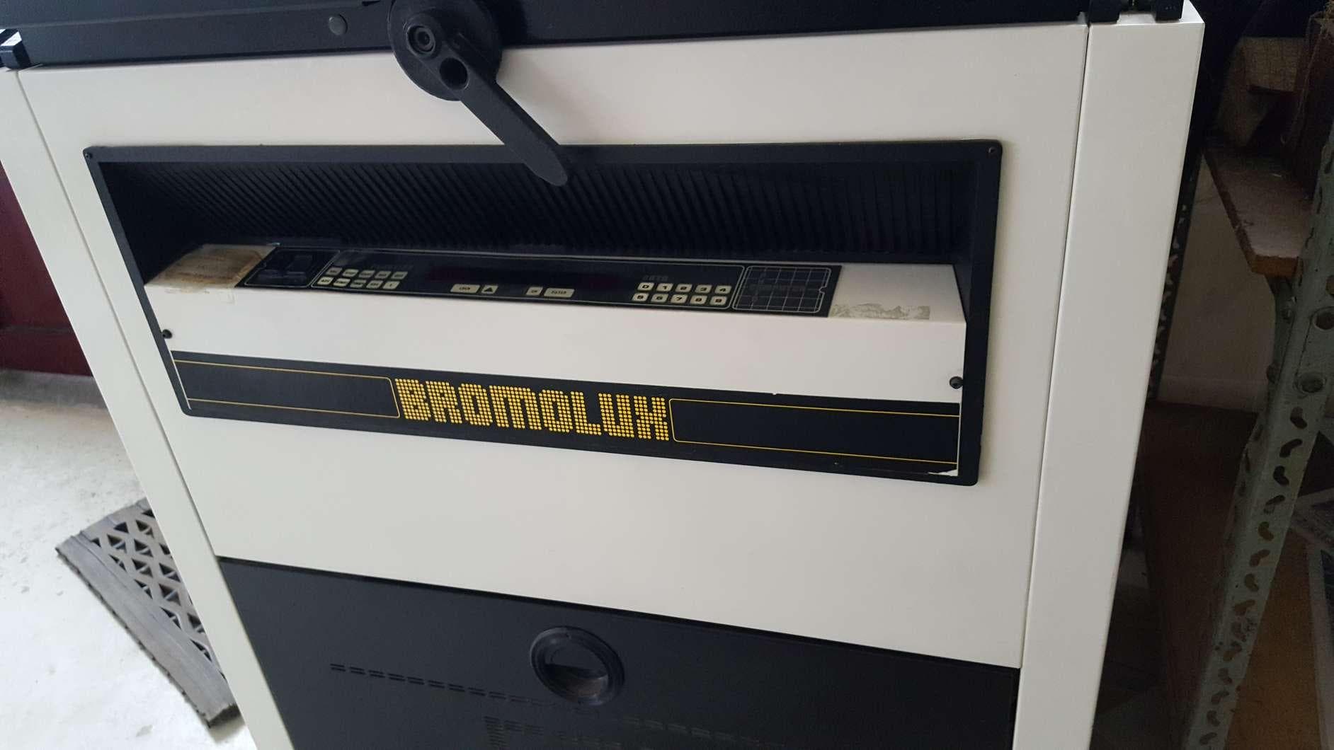 Máquina de gravação de chapas, da marca "BROMOLUX" · — imagen 3