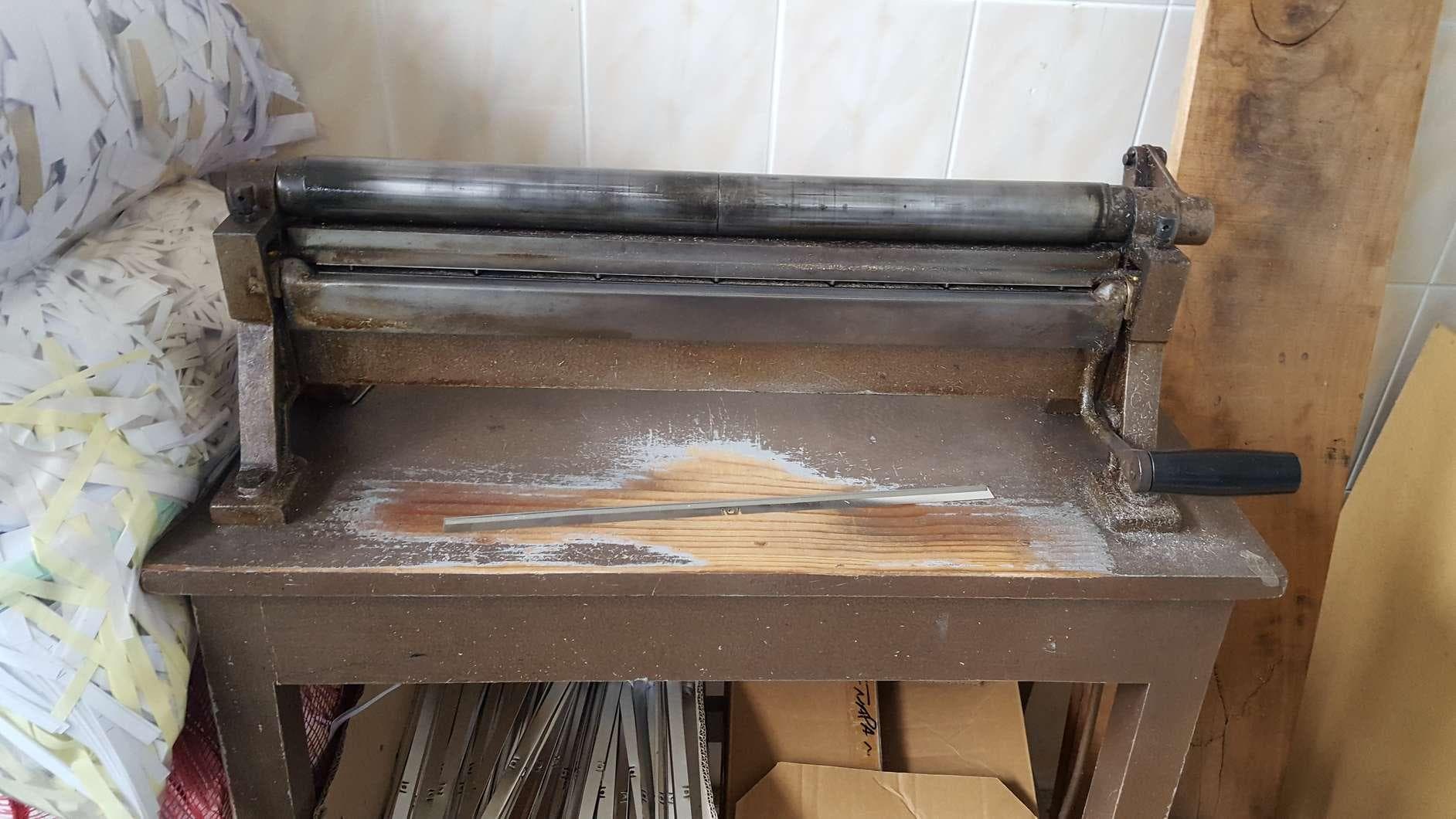 Guilhotina de rolo com bancada + Guilhotina, da marca "NEOLT", modelo "POWER TRIM PLUS 45" · — imagen 3