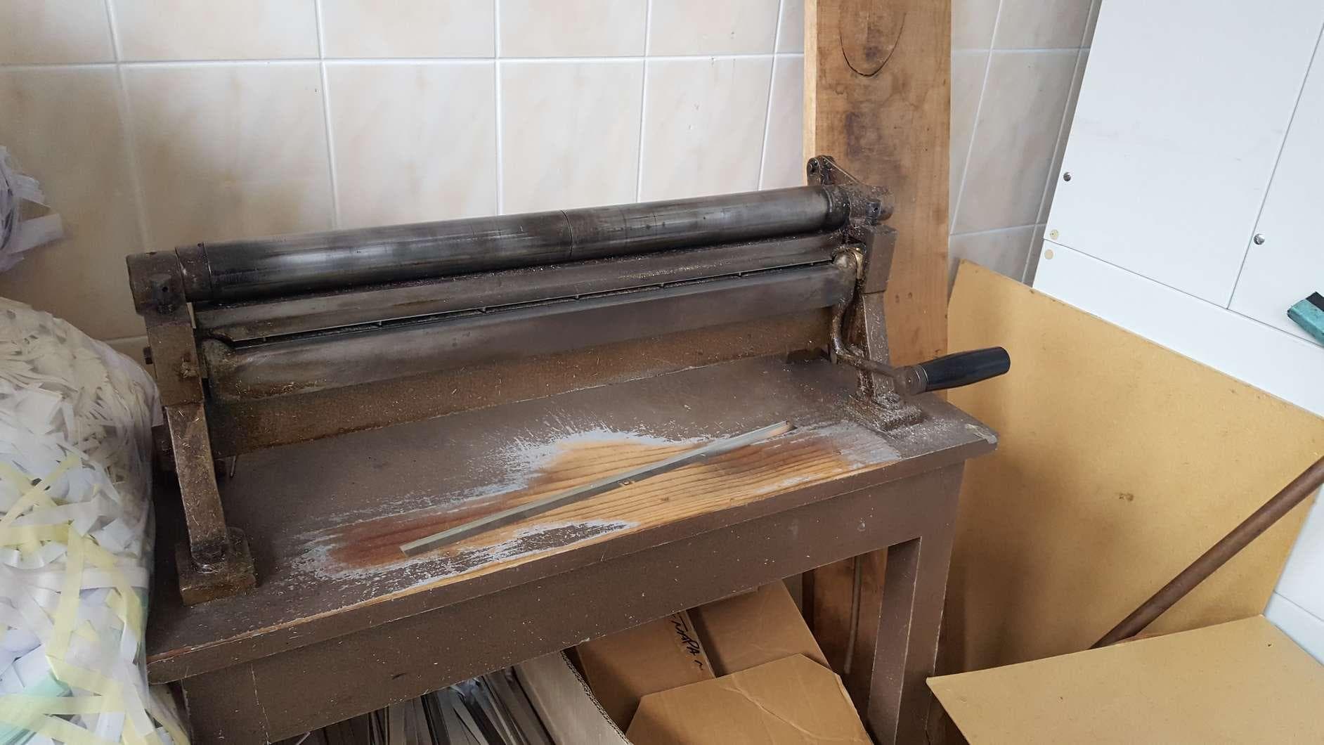 Guilhotina de rolo com bancada + Guilhotina, da marca "NEOLT", modelo "POWER TRIM PLUS 45" · — imagen 7