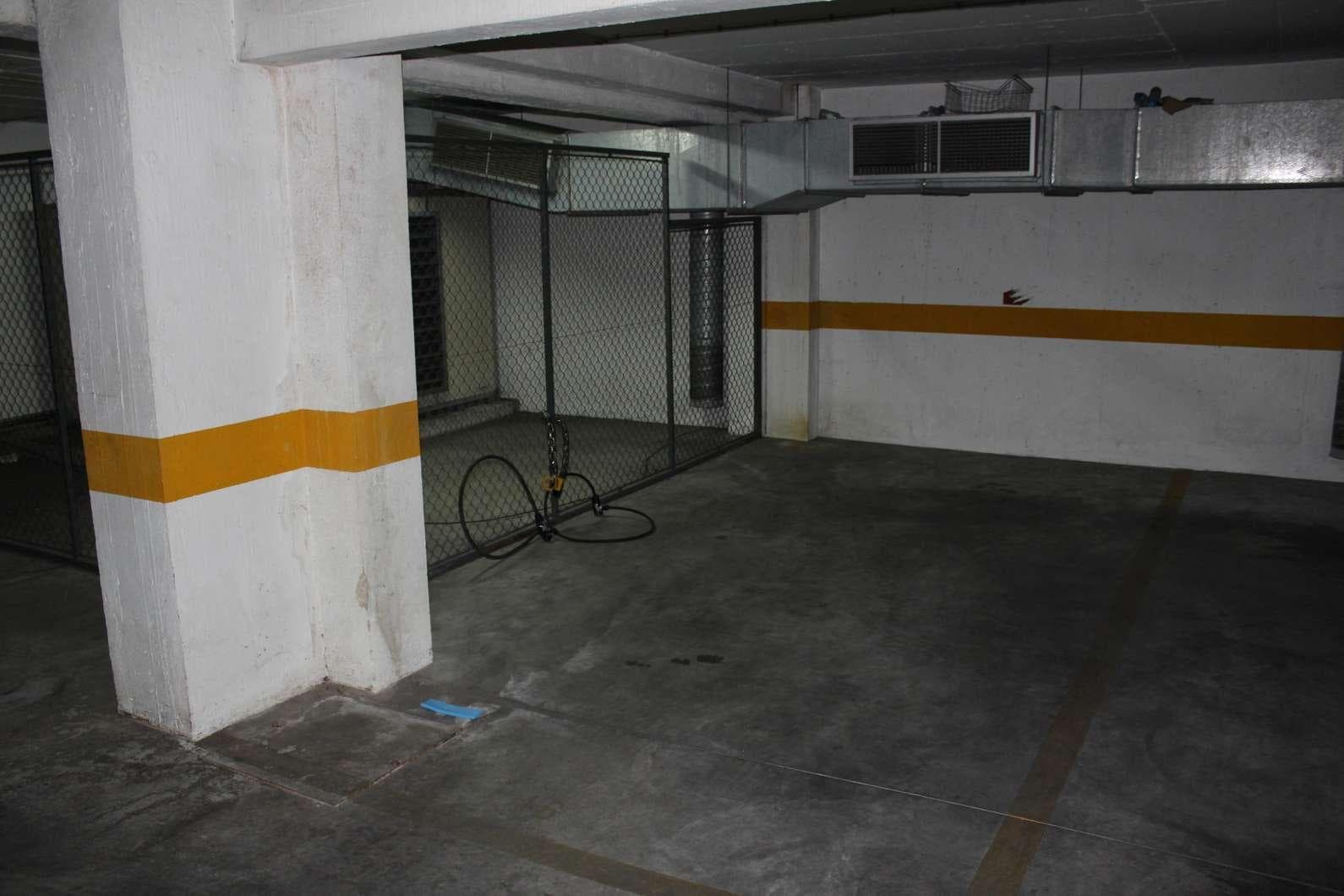 1/2 de 66 Lugares de Garagem · Alfragide — imagen 3