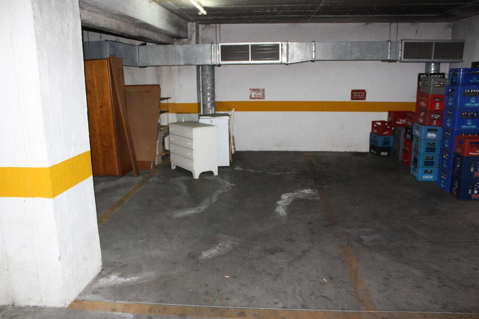 1/2 de 66 Lugares de Garagem · Alfragide — imagen 5