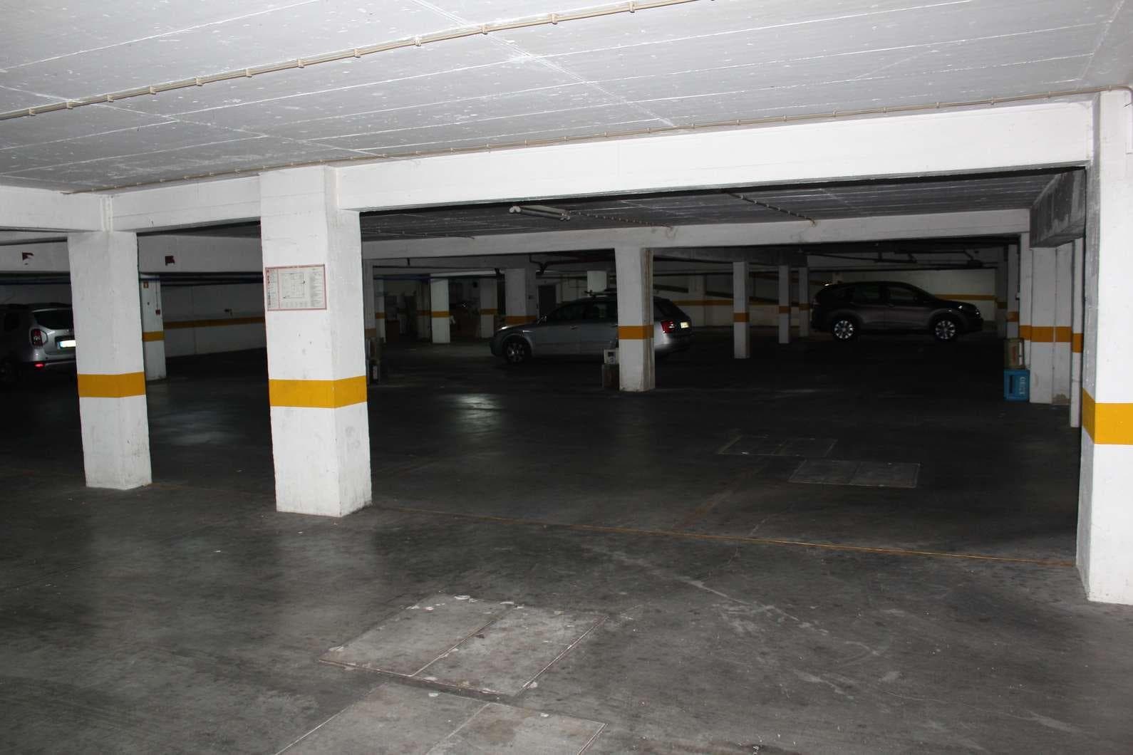 1/2 de Lugar de Garagem