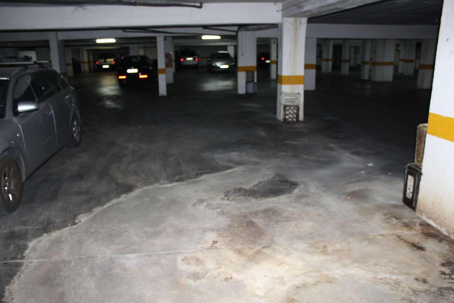 1/2 de 66 Lugares de Garagem · Alfragide — imagen 8