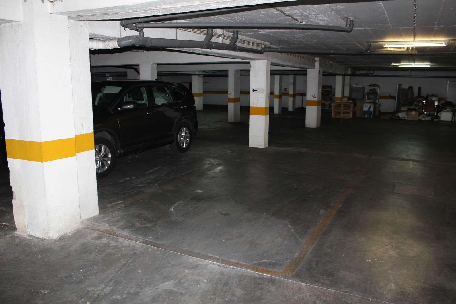 1/2 de 66 Lugares de Garagem · Alfragide — imagen 9