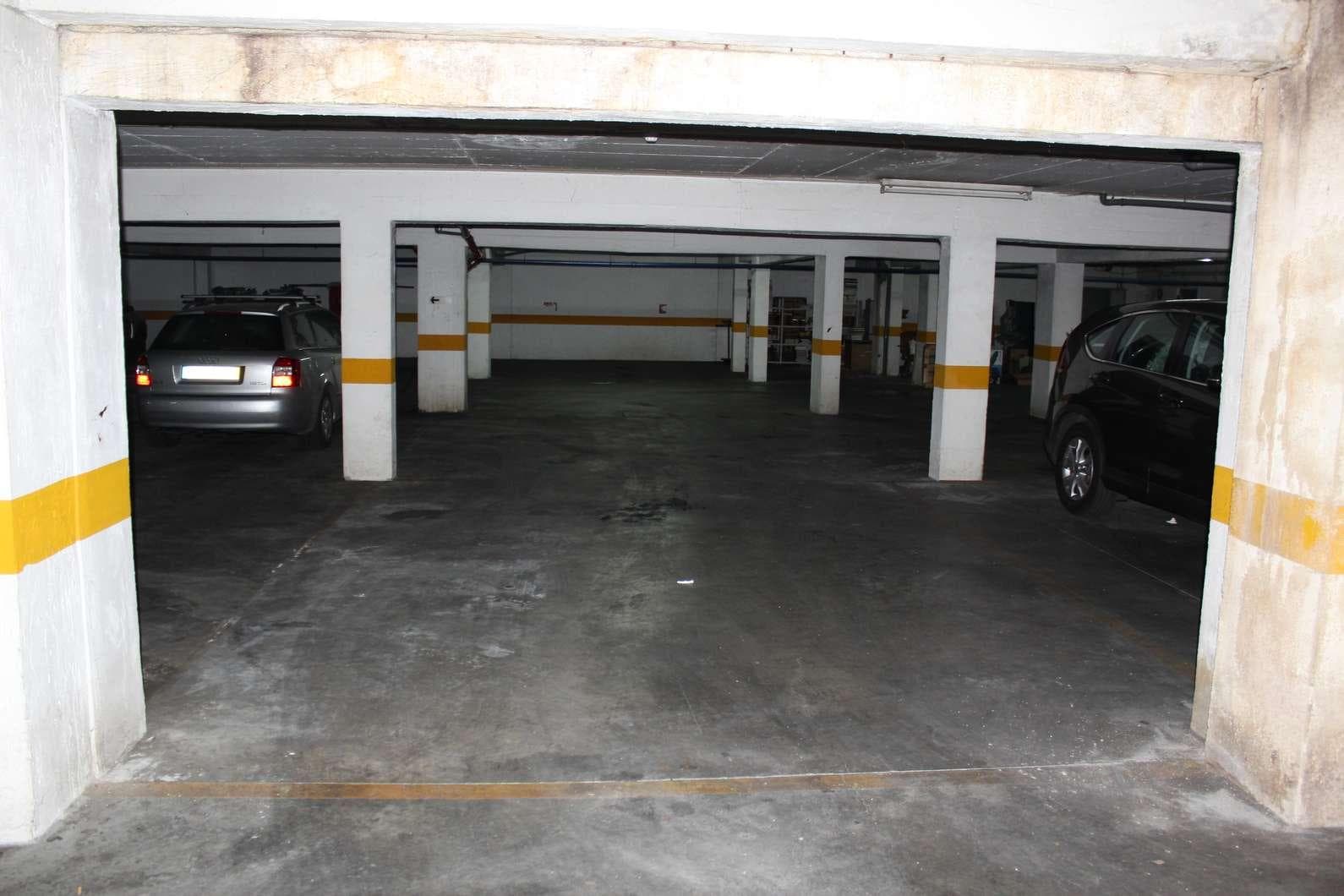 1/2 de Lugar de Garagem