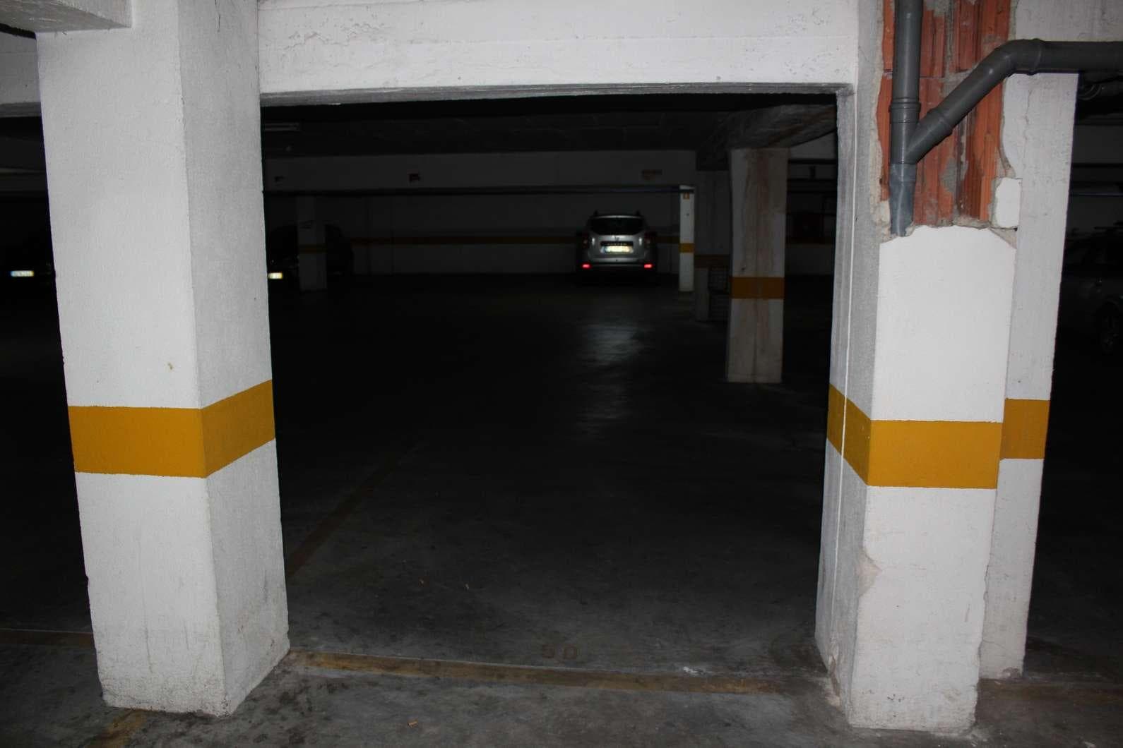 1/2 de Lugar de Garagem