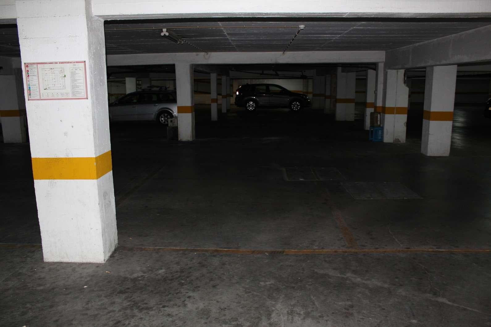 1/2 de Lugar de Garagem