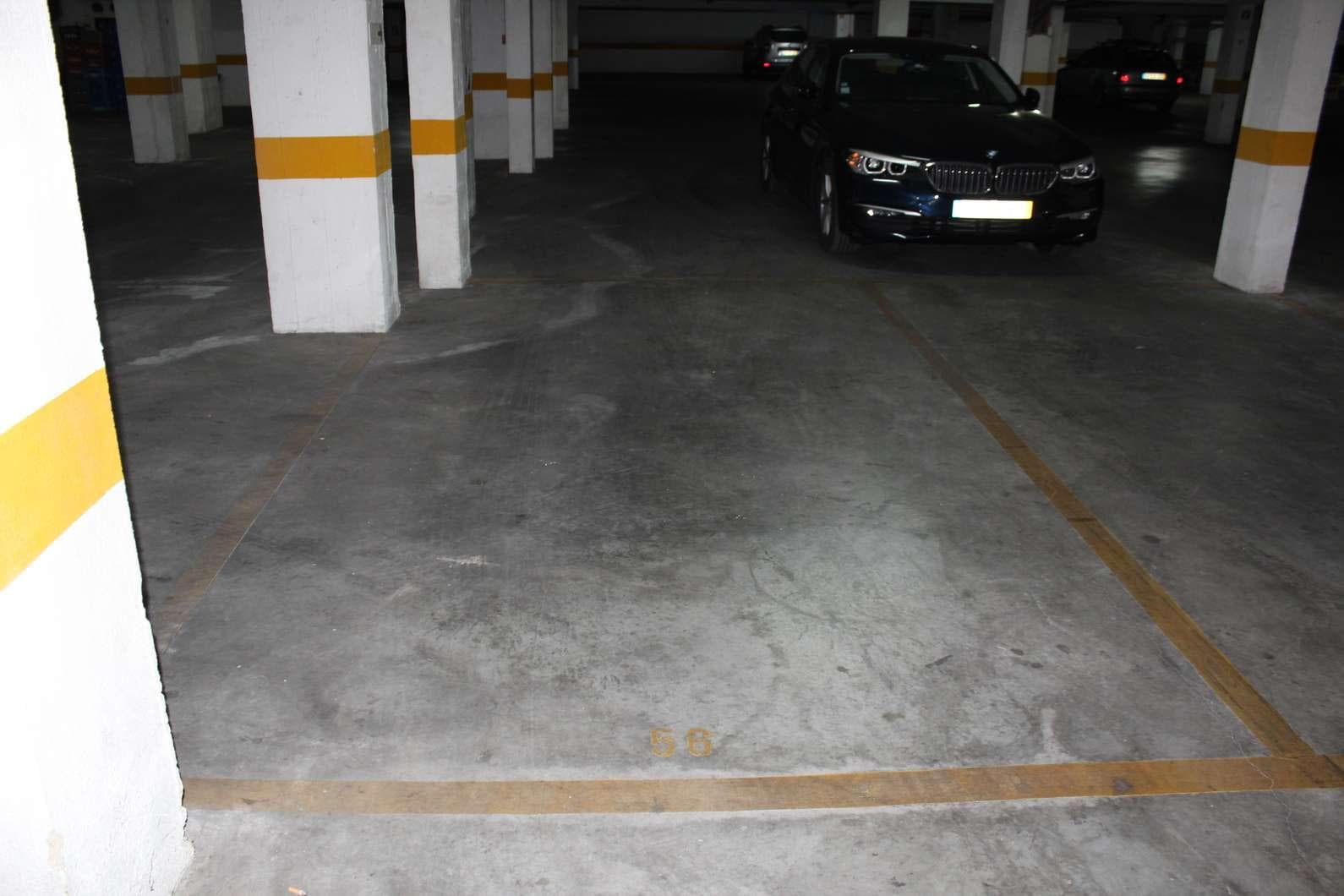 1/2 de Lugar de Garagem