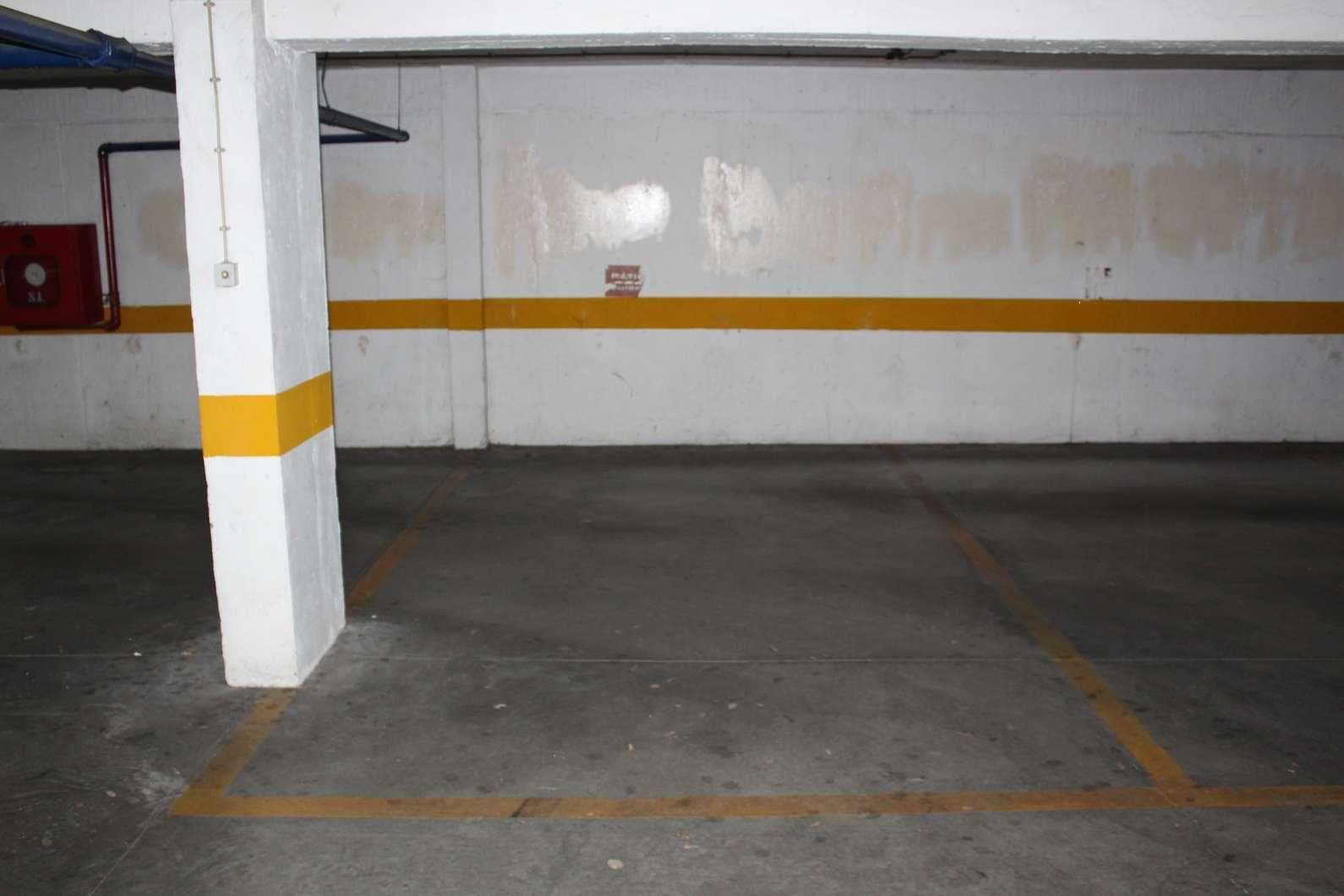 1/2 de 66 Lugares de Garagem · Alfragide — imagen 10