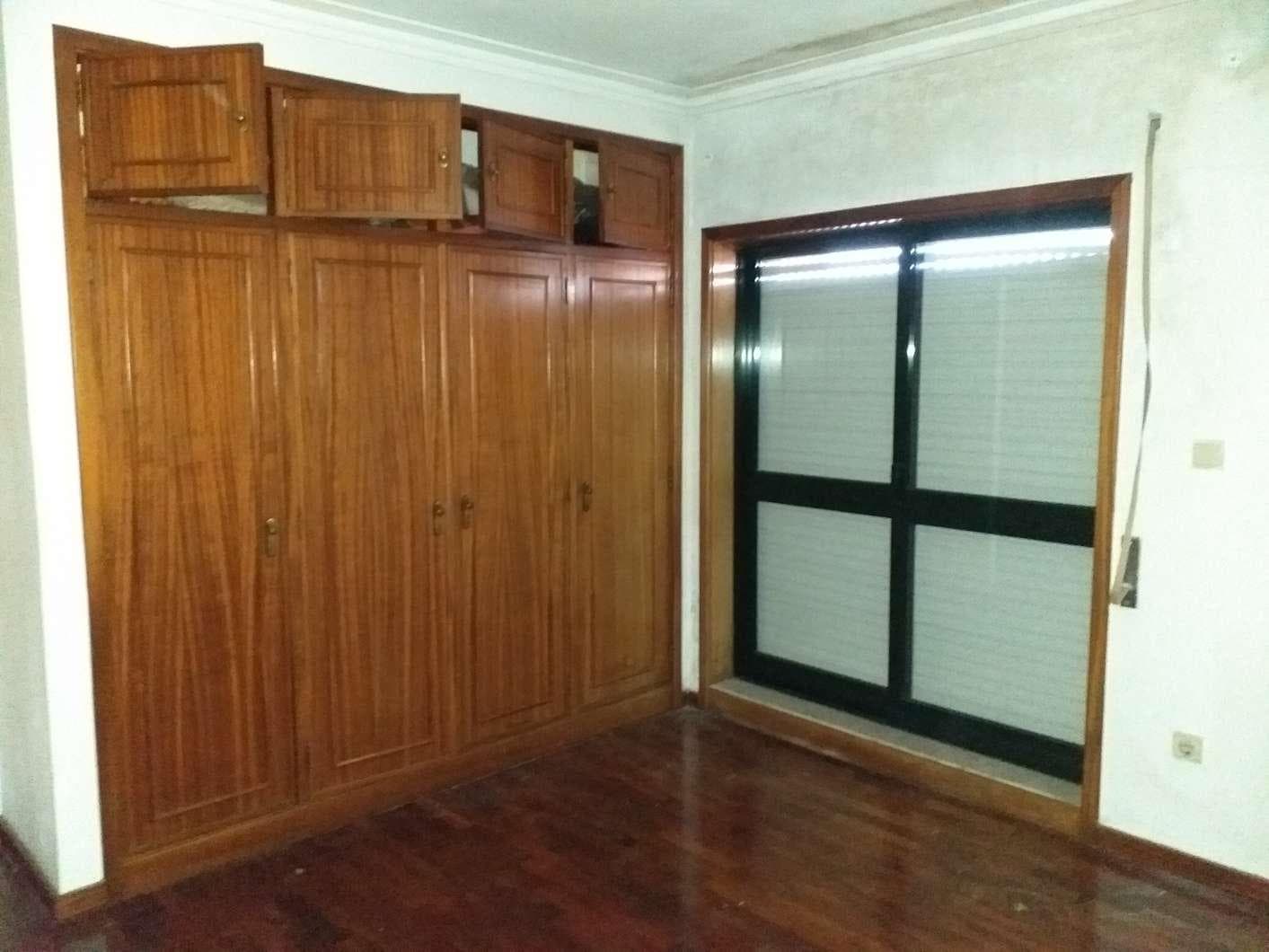 IMOVEL - Prédio Urbano - Fração Autónoma "N" - Habitação com 120m2, tipologia T3, no 6.º andar recuado. Sito  ... — image 1
