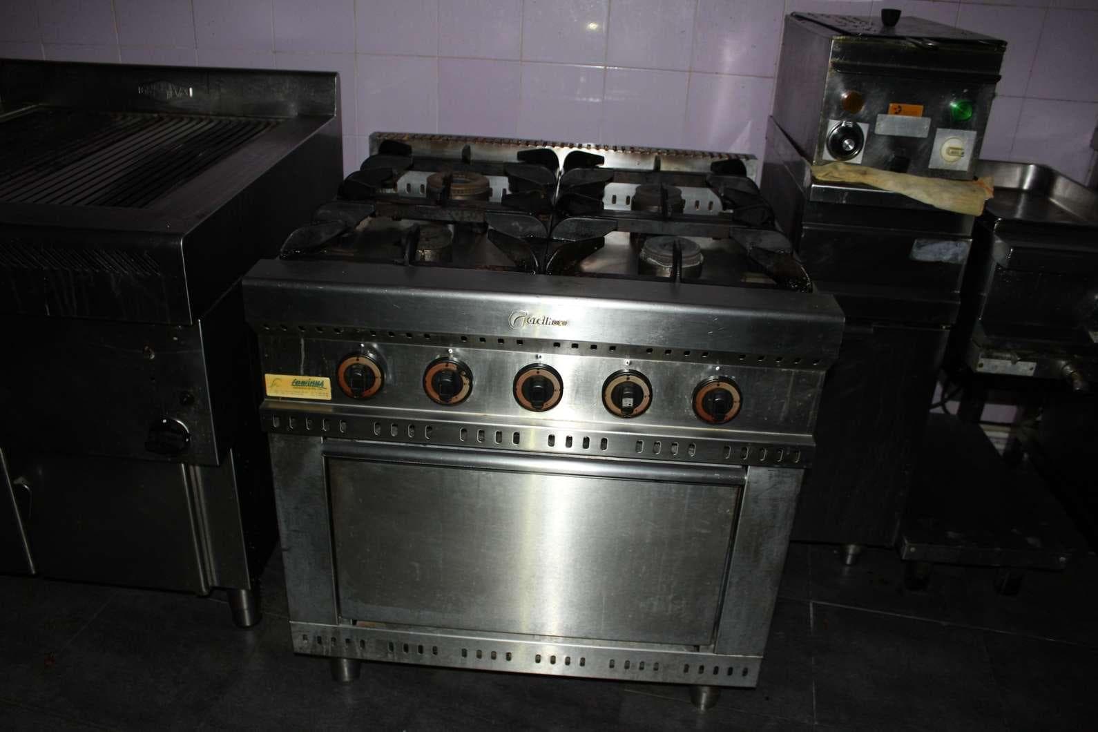 EQUIPAMENTO - 2 Vitrines com 2 prateleiras, vitrine de peixe, 2 lava louça, 2 bancadas, balcão frigorífico, armári ... — image 5