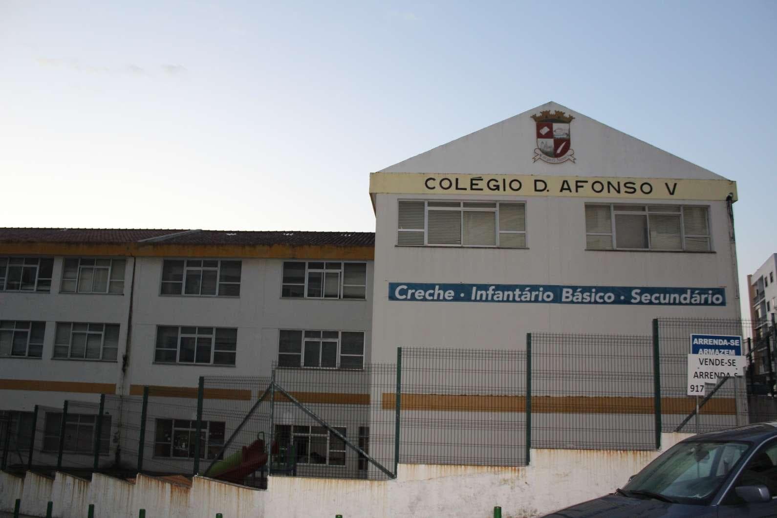 Edifício de 3 pisos — imagem 6