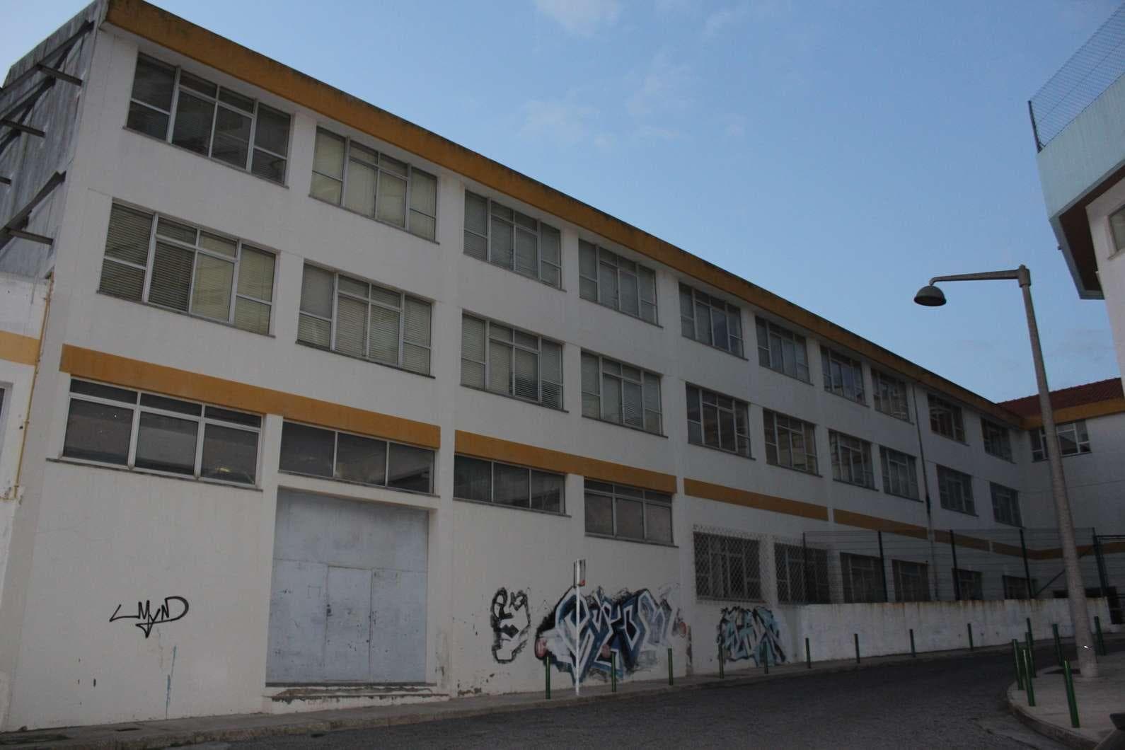 Edifício de 3 pisos — imagem 7