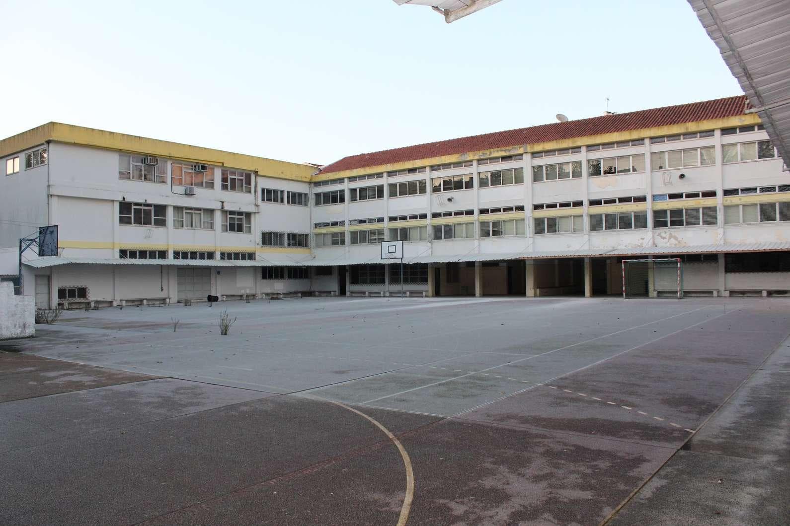 Edifício de 3 pisos — imagem 9