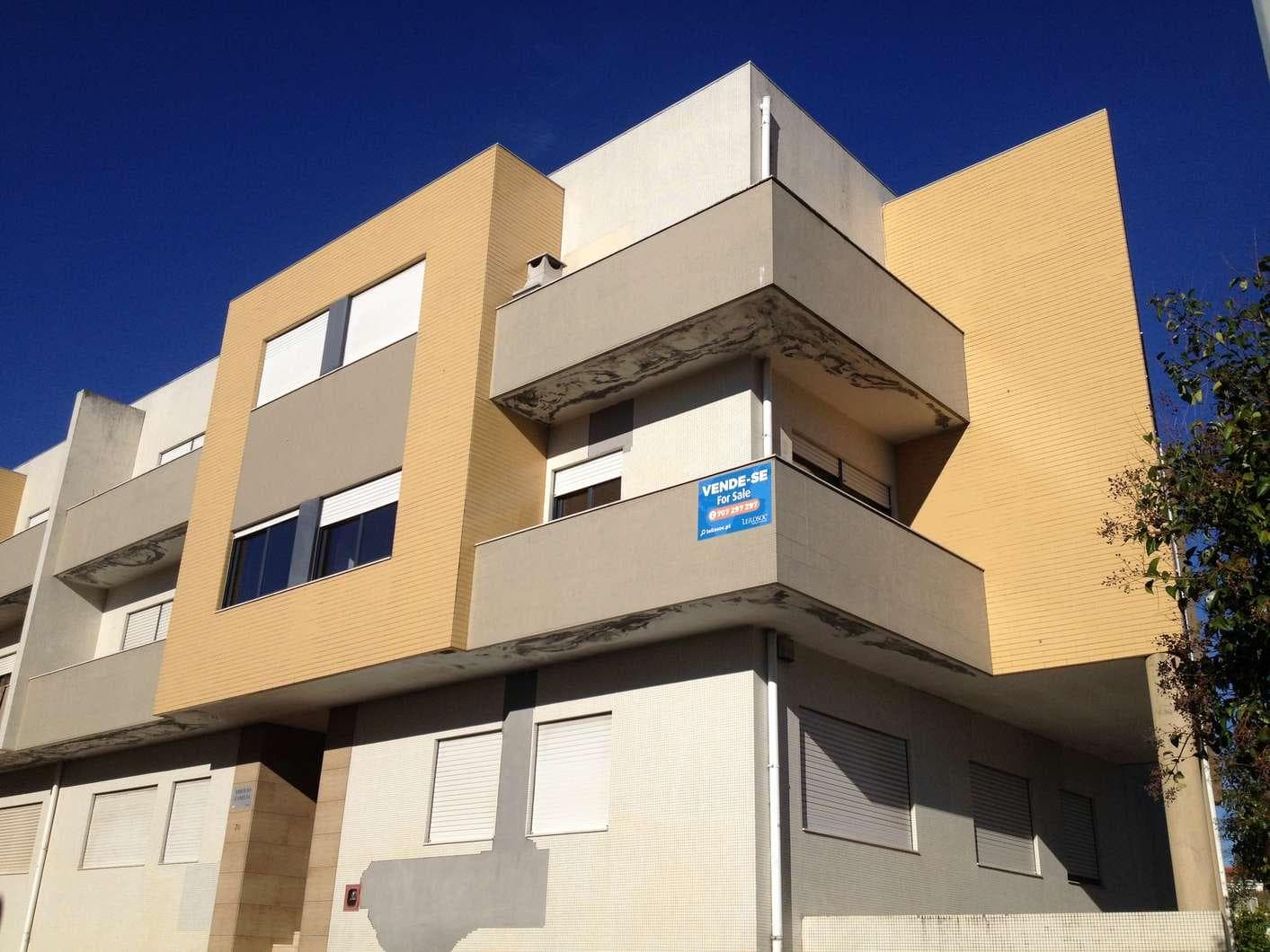 IMOVEL - Prédio Urbano - Fração Autónoma "C" - Habitação com 112m2, tipologia T3, no primeiro andar Norte, Bl ... — image 1
