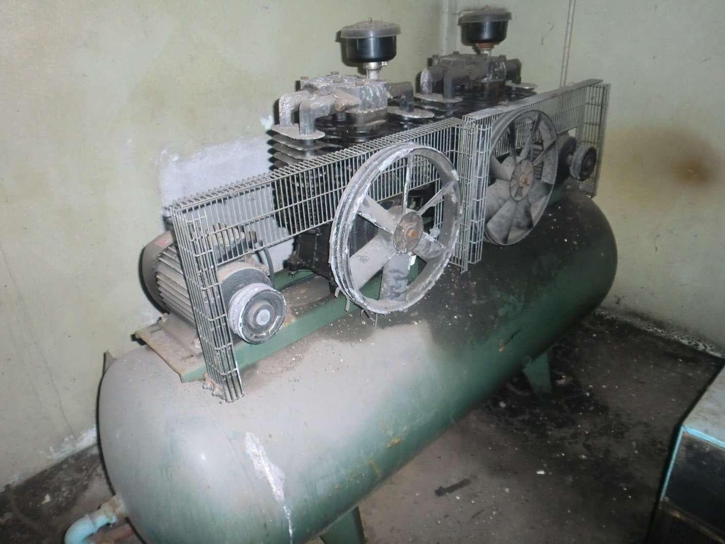 Compressor "HYDROVAN 68", depósito "RUBETE" 0,85 m3, compressor "CIATA 500D"
